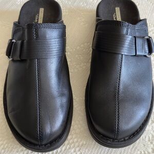 Clarks black clogs slip on